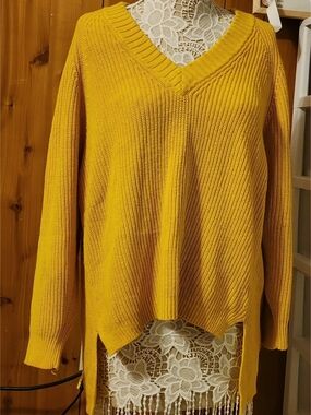 Express Mustard Yellow Chunky Ribbed V-Neck High-Low Sweater